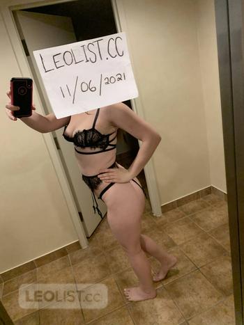 Julia Smith, 23 Caucasian/White female escort, Niagara Region